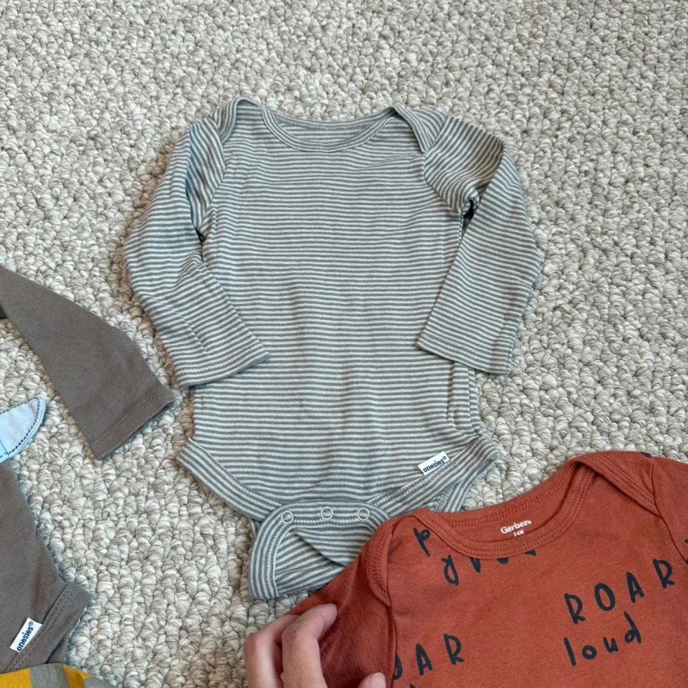 Gerber Baby‎ Long Sleeve Bodysuits 4 Pack Size 3-6M
